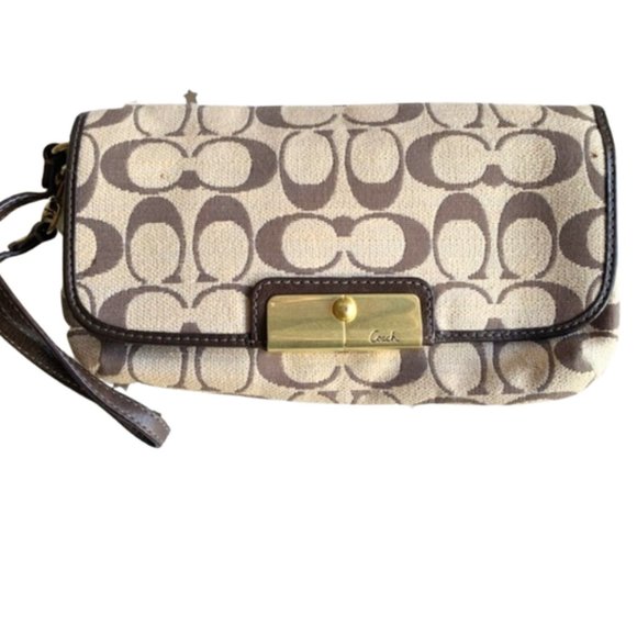 Coach Handbags - LIKE NEW Coach Wristlet